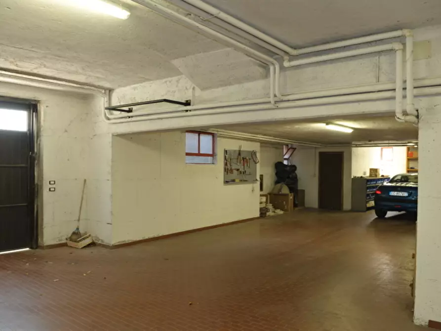 Immagine 32 di Villa in vendita  a Monzambano