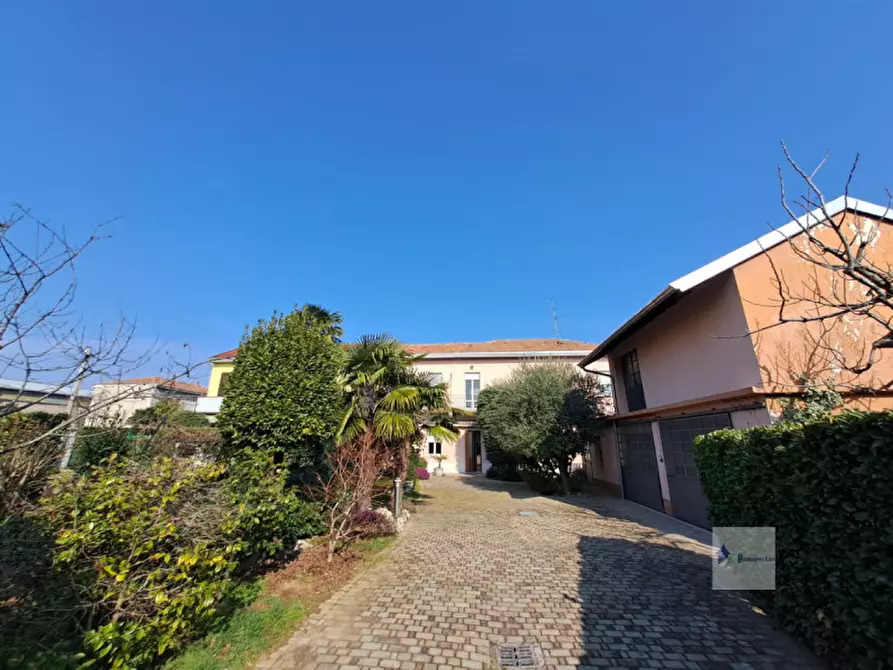 Immagine 1 di Villa in vendita  in Via Quasimodo a Magnago