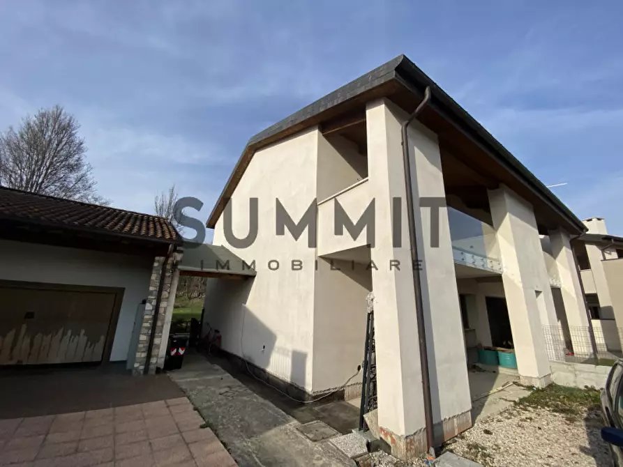 Immagine 1 di Appartamento in vendita  in via dello sport a Schio