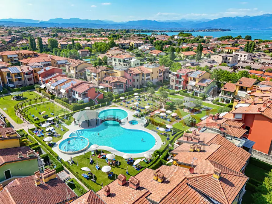 Immagine 2 di Appartamento in vendita  in VIA LEONARDO DA VINCI 33 a Sirmione