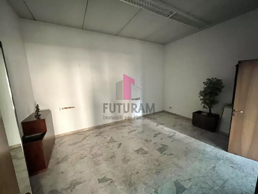 Immagine 13 di Capannone industriale in affitto  in Via Dante a Torri Di Quartesolo