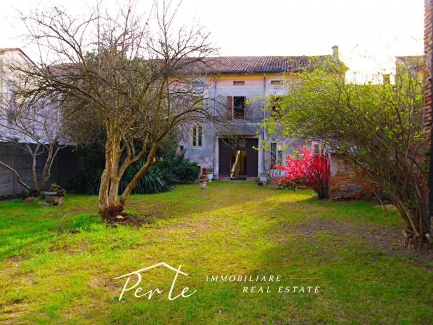 Immagine 3 di Palazzo in vendita  in Via Giuseppe Mazzini 29 a Gazzuolo