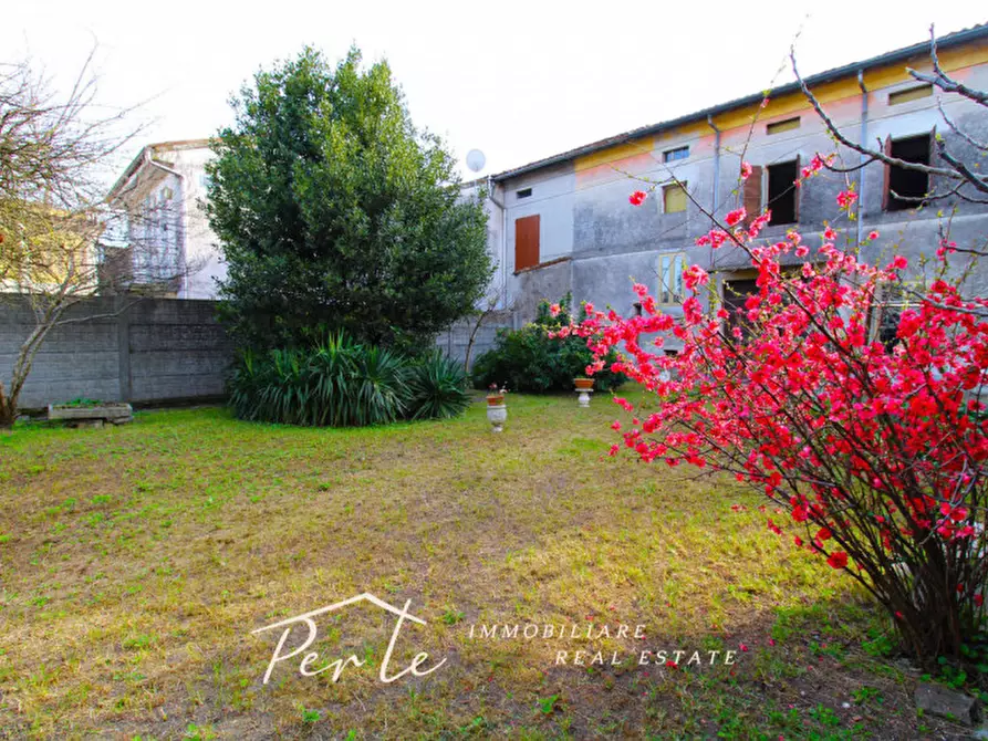 Immagine 4 di Palazzo in vendita  in Via Giuseppe Mazzini 29 a Gazzuolo