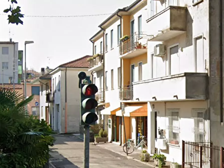 Immagine 1 di Negozio in vendita  in vicolo adua a Rovigo