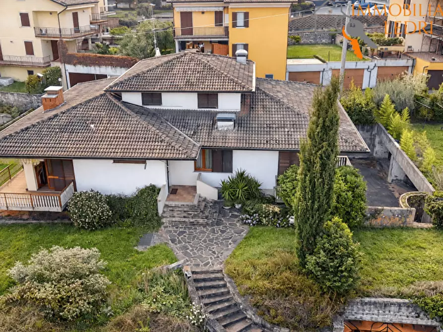 Immagine 1 di Villa in vendita  in Via Castagnaro, 2 a Sona
