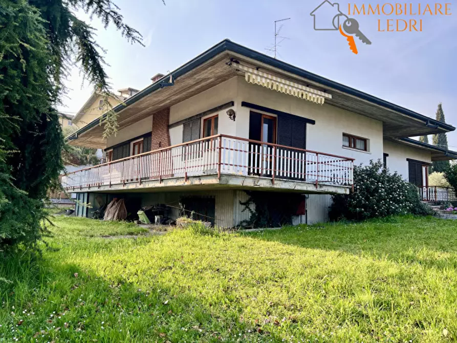 Immagine 2 di Villa in vendita  in Via Castagnaro, 2 a Sona