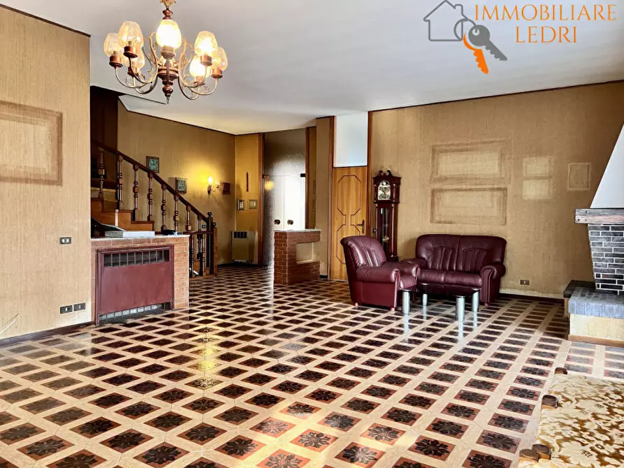 Immagine 9 di Villa in vendita  in Via Castagnaro, 2 a Sona