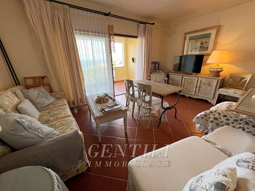 Immagine 2 di Appartamento in vendita  a Arzachena