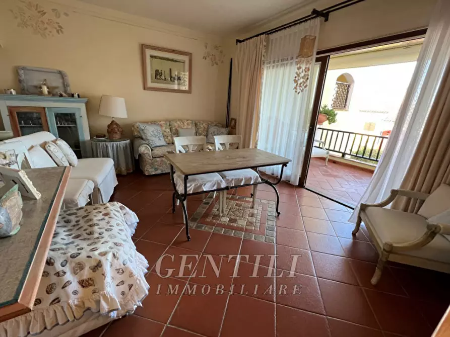 Immagine 3 di Appartamento in vendita  a Arzachena