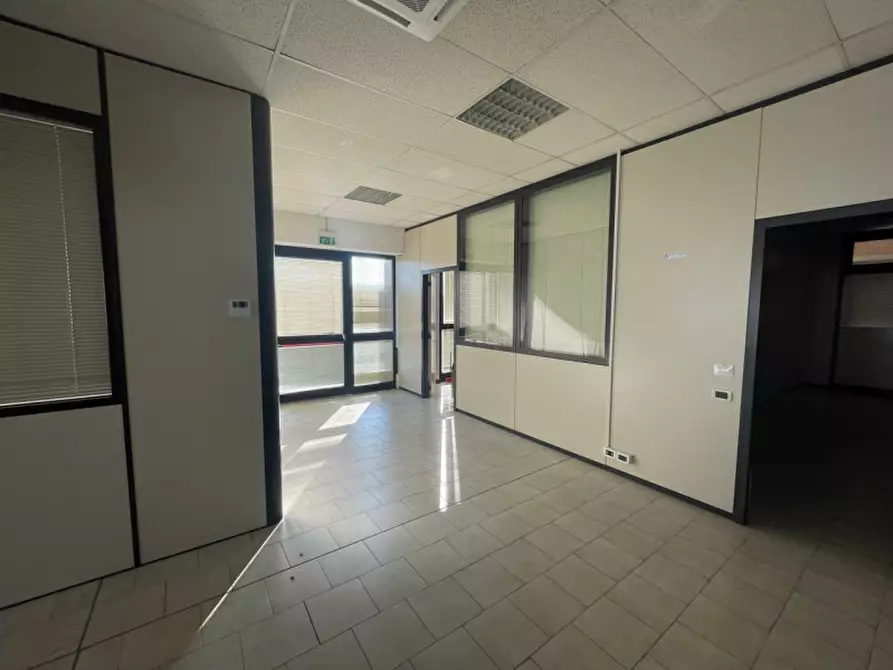 Immagine 10 di Ufficio in vendita  in Via Mosca a Sassuolo