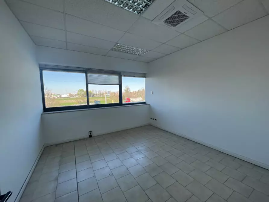 Immagine 12 di Ufficio in vendita  in Via Mosca a Sassuolo