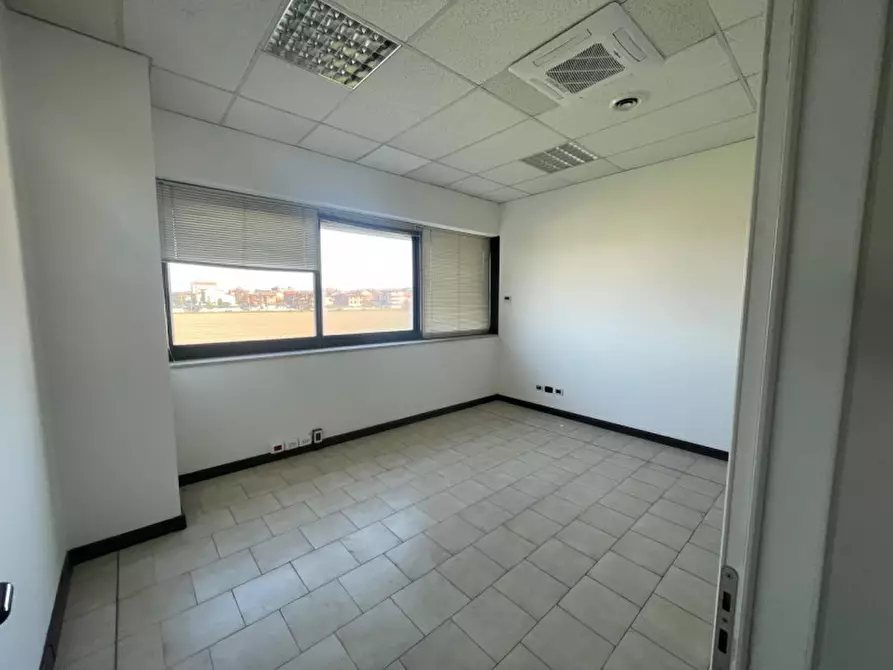 Immagine 17 di Ufficio in vendita  in Via Mosca a Sassuolo