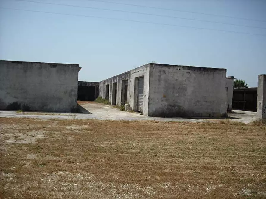 Immagine 1 di Rustico / casale in vendita  in C.da Monticelli a Ostuni