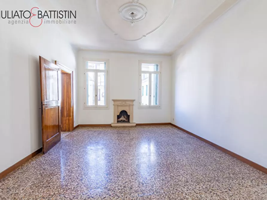 Immagine 1 di Appartamento in vendita  in Contrà Pasini a Vicenza