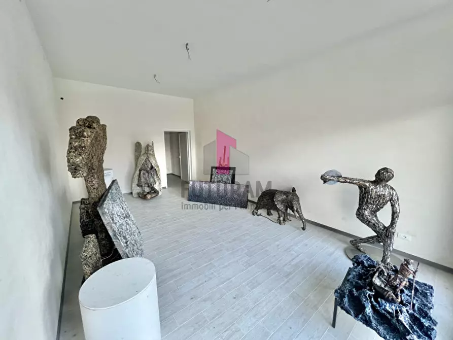 Immagine 3 di Negozio in affitto  in Via Antonibon a Nove