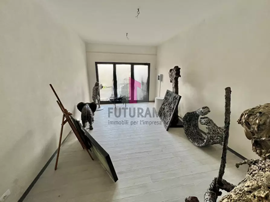 Immagine 6 di Negozio in affitto  in Via Antonibon a Nove