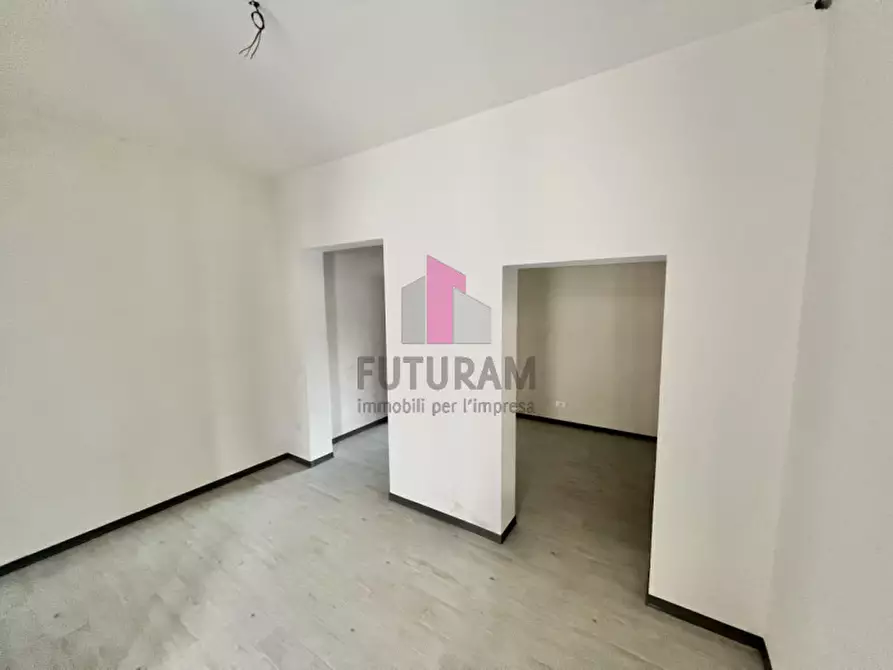 Immagine 10 di Negozio in affitto  in Via Antonibon a Nove