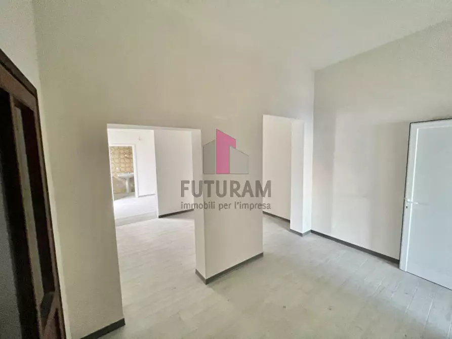 Immagine 14 di Negozio in affitto  in Via Antonibon a Nove