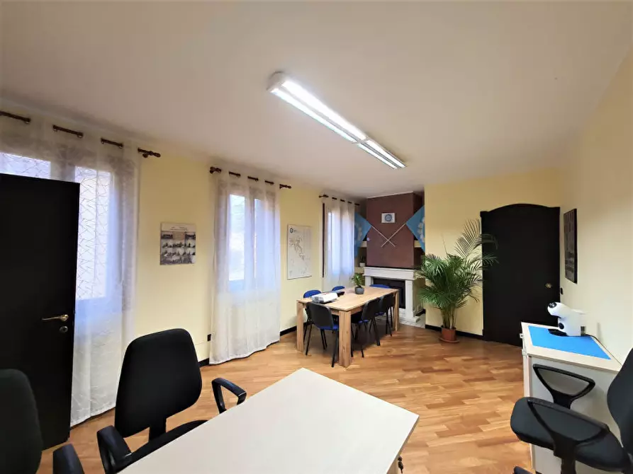 Immagine 4 di Ufficio in vendita  in Corso del popolo a Rovigo