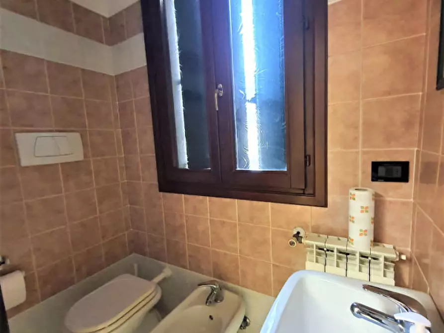 Immagine 12 di Ufficio in vendita  in Corso del popolo a Rovigo