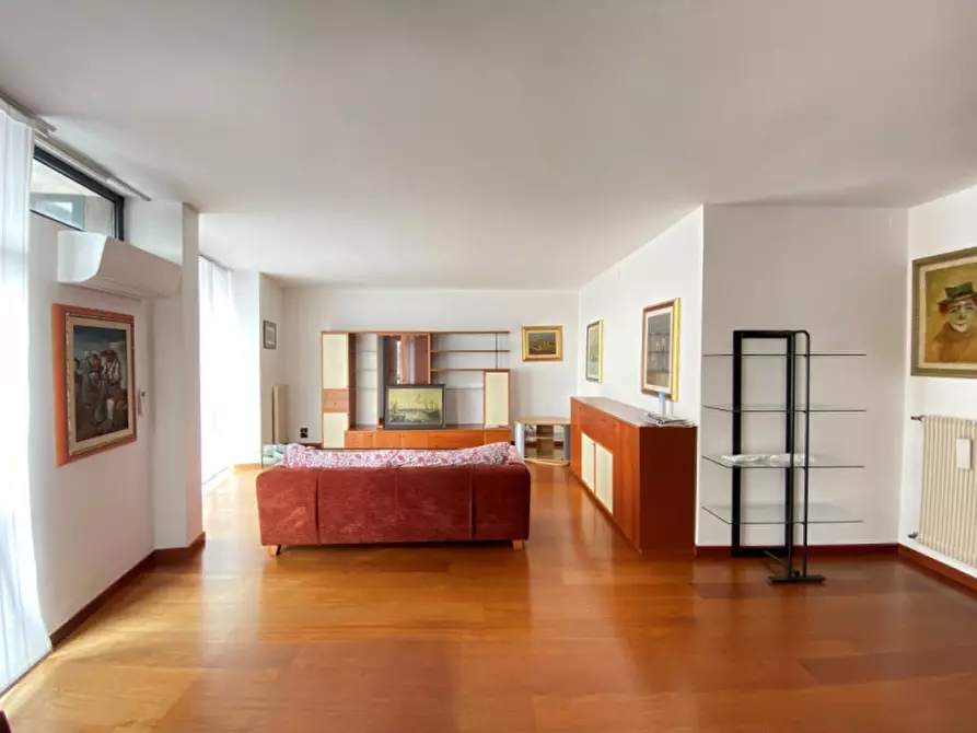 Immagine 1 di Appartamento in vendita  in Bassano del Grappa Piazzale Luigi Cadorna Via Brocchi 31 a Bassano Del Grappa