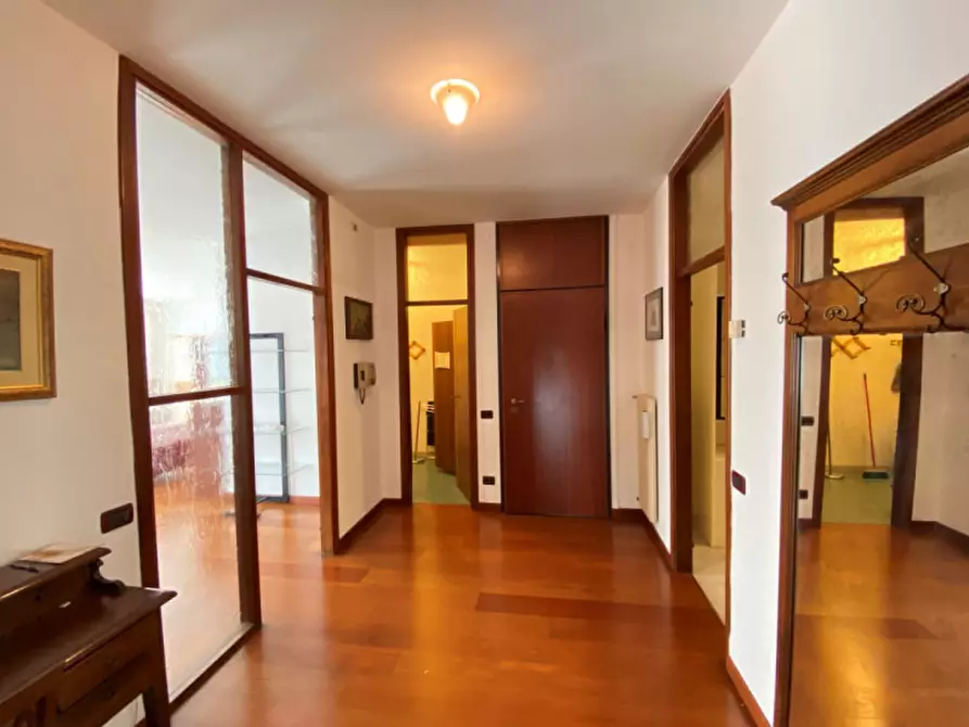 Immagine 3 di Appartamento in vendita  in Bassano del Grappa Piazzale Luigi Cadorna Via Brocchi 31 a Bassano Del Grappa