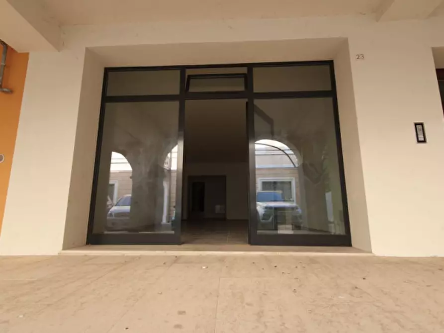 Immagine 7 di Negozio in affitto  in VIA PRIMO MAGGIO 7 a Concordia Sulla Secchia