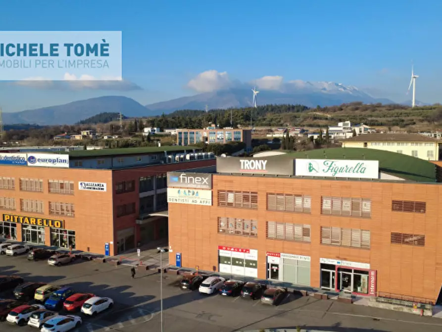 Immagine 1 di Magazzino in vendita  in via crivellin a Affi