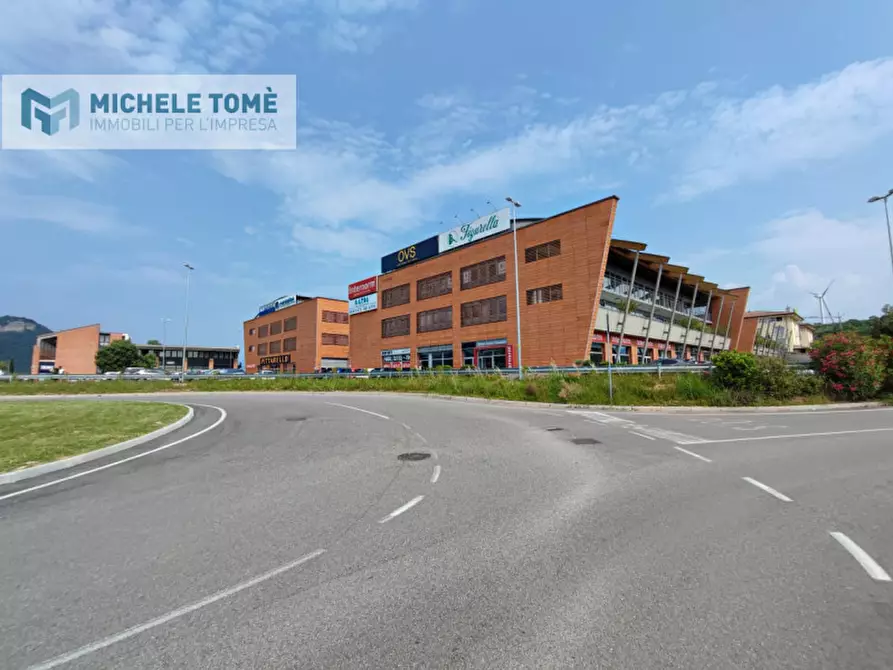 Immagine 4 di Magazzino in vendita  in via crivellin a Affi