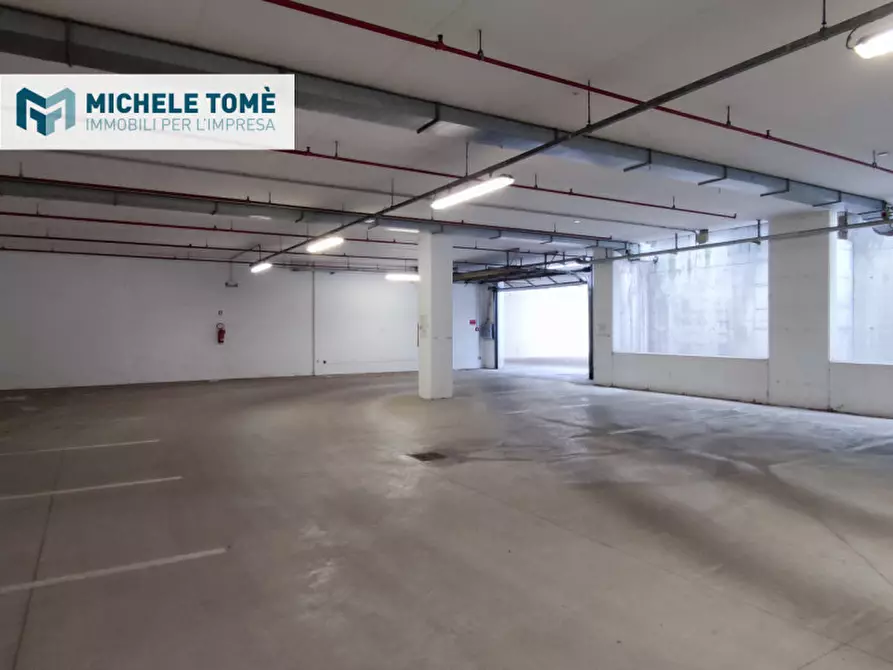 Immagine 8 di Magazzino in vendita  in via crivellin a Affi