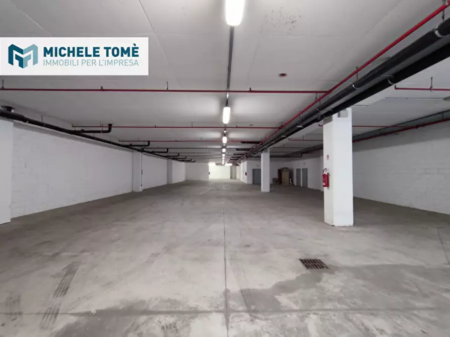 Immagine 9 di Magazzino in vendita  in via crivellin a Affi