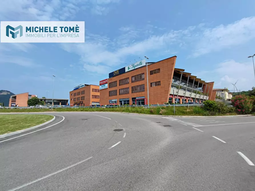 Immagine 9 di Magazzino in vendita  in via crivellin a Affi