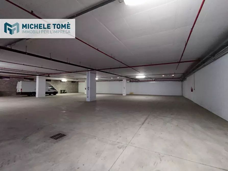 Immagine 10 di Magazzino in vendita  in via crivellin a Affi