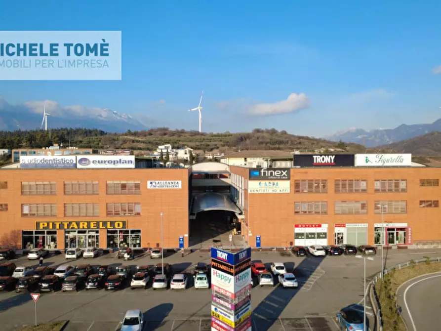 Immagine 2 di Magazzino in vendita  in via crivellin a Affi