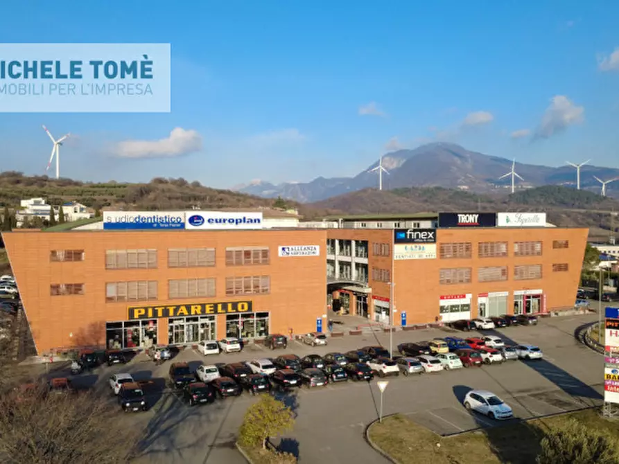 Immagine 2 di Magazzino in vendita  in via crivellin a Affi