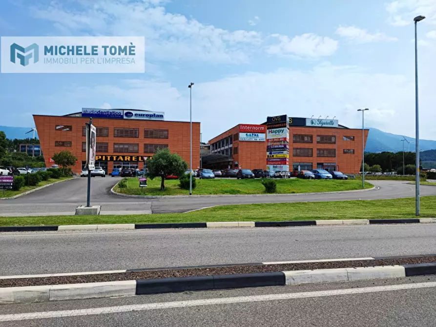 Immagine 4 di Magazzino in vendita  in via crivellin a Affi