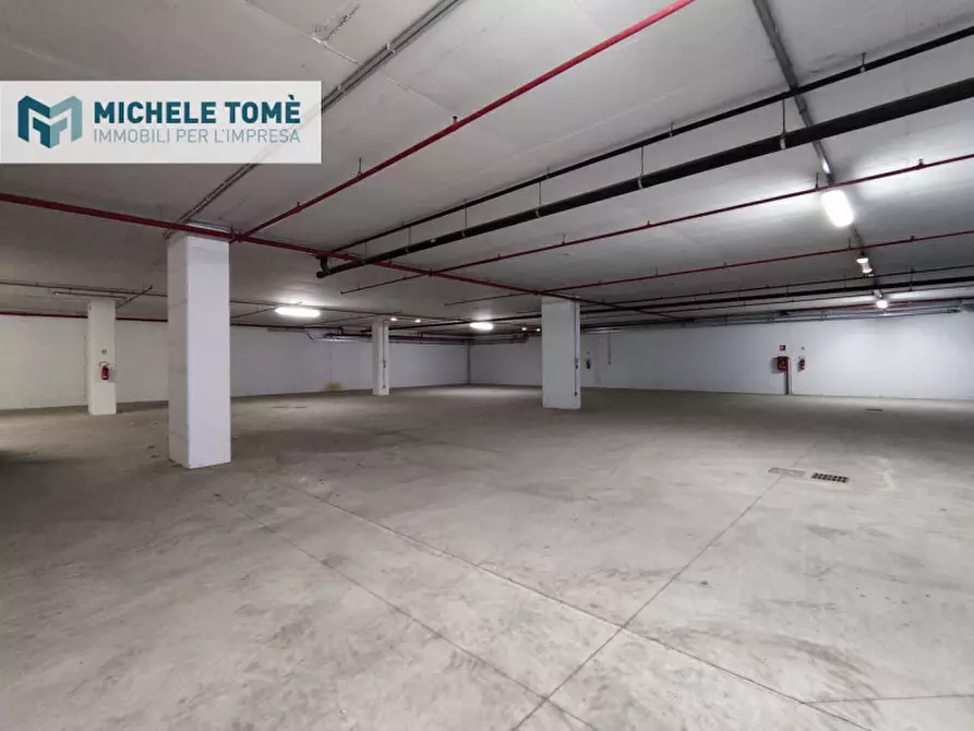 Immagine 6 di Magazzino in vendita  in via crivellin a Affi