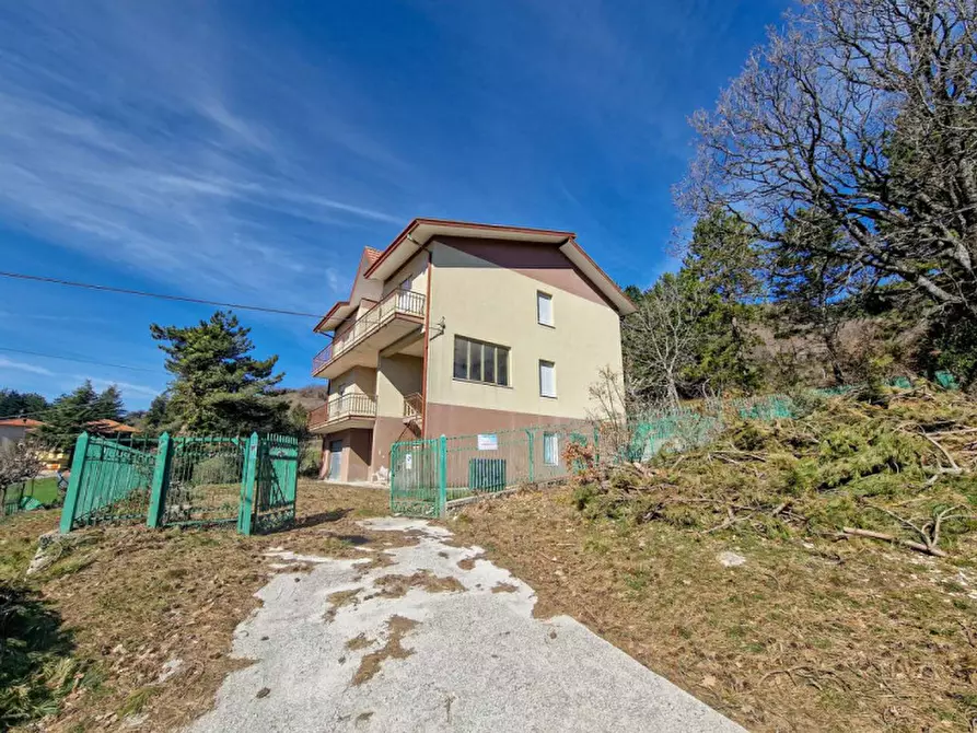 Immagine 32 di Casa bifamiliare in vendita  in via Cippo a Carpegna