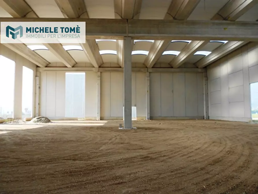 Immagine 1 di Capannone industriale in vendita  in località bisavola a Bardolino