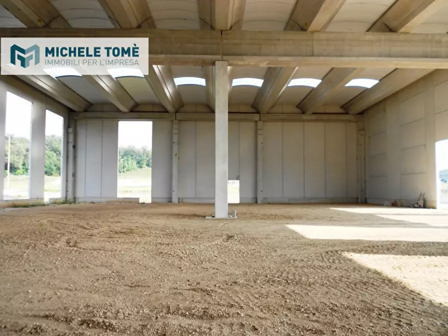 Immagine 2 di Capannone industriale in vendita  in località bisavola a Bardolino