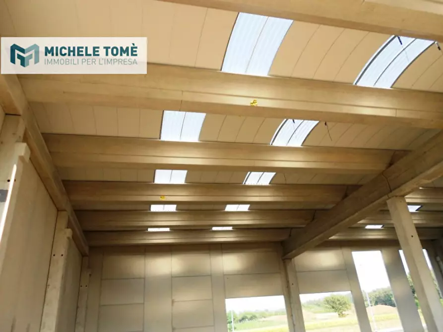 Immagine 8 di Capannone industriale in vendita  in località bisavola a Bardolino