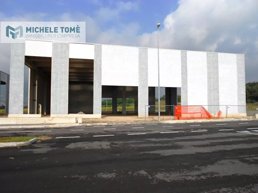 Immagine 1 di Capannone industriale in vendita  in località bisavola a Bardolino