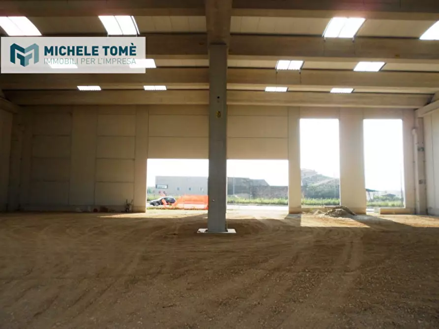 Immagine 9 di Capannone industriale in vendita  in località bisavola a Bardolino