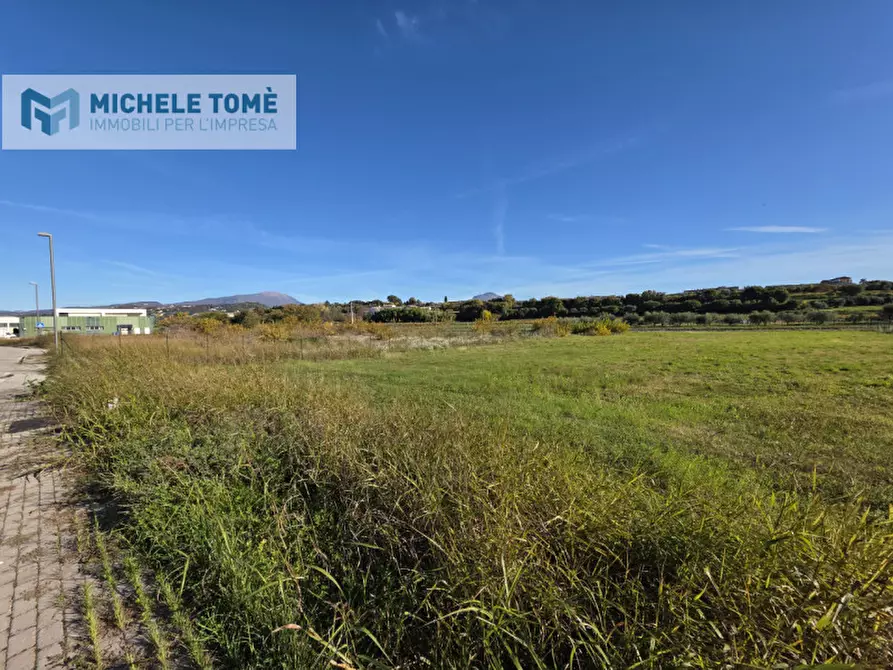 Immagine 2 di Terreno in vendita  in località bisavola a Bardolino