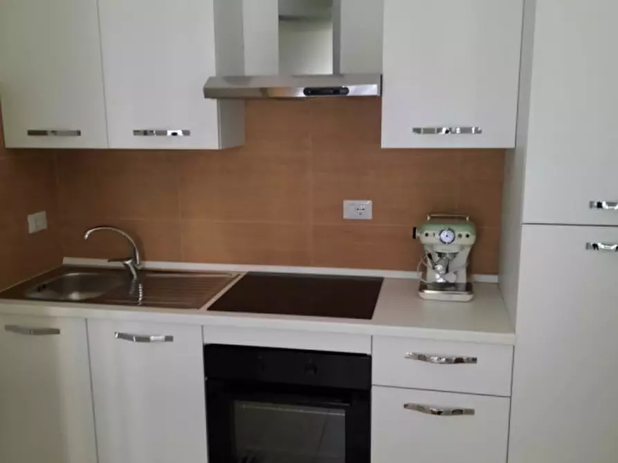 Immagine 3 di Appartamento in vendita  in via battisti cesare 100 a Padova