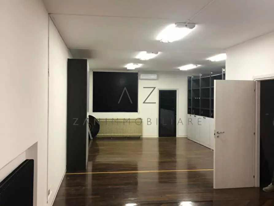 Immagine 3 di Ufficio in vendita  in Via Monte Santo a Montebelluna