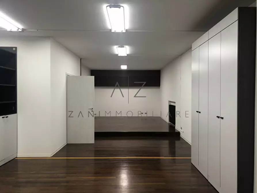 Immagine 4 di Ufficio in vendita  in Via Monte Santo a Montebelluna