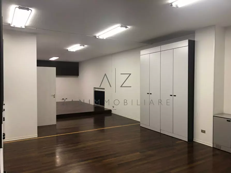 Immagine 7 di Ufficio in vendita  in Via Monte Santo a Montebelluna