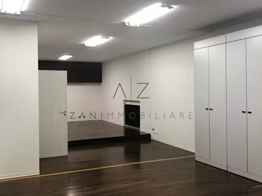 Immagine 8 di Ufficio in vendita  in Via Monte Santo a Montebelluna