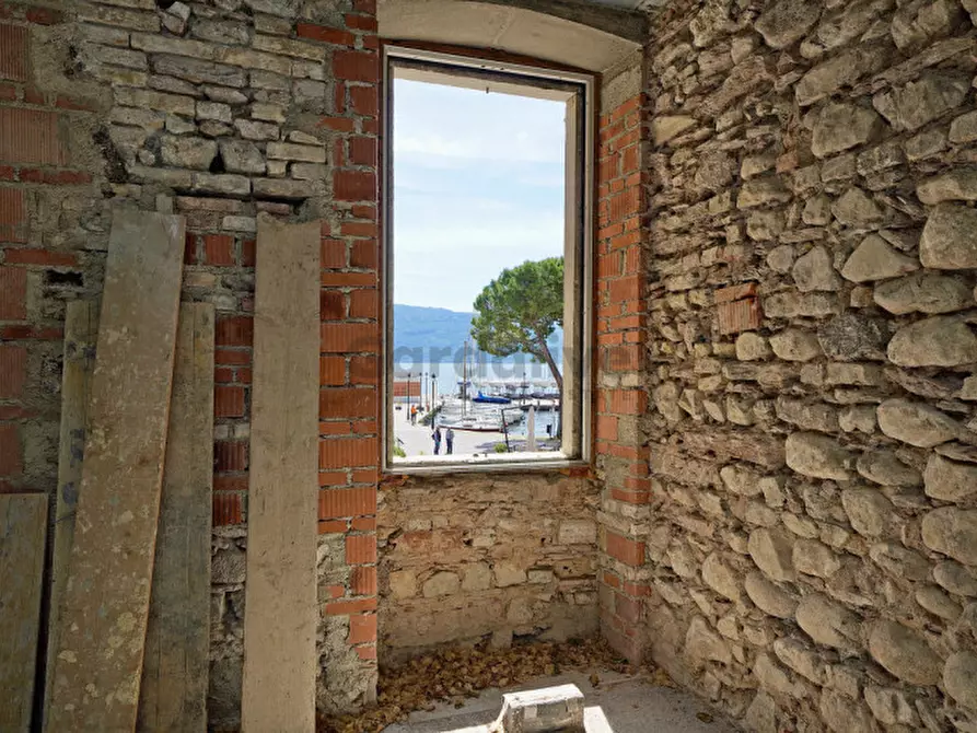 Immagine 8 di Casa indipendente in vendita  in Piazza Nazario Sauro 22 a Gargnano